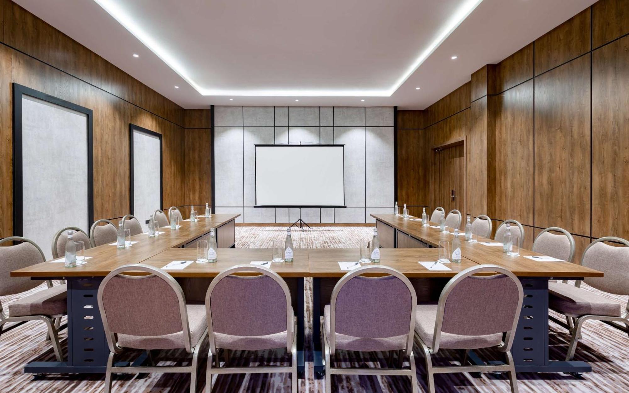 Hilton Garden Inn Самарканд Екстериор снимка